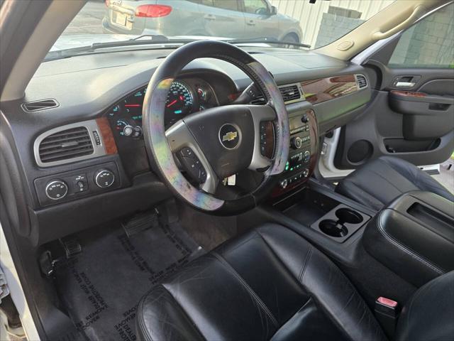 Photo of 2012 White Chevrolet Suburban