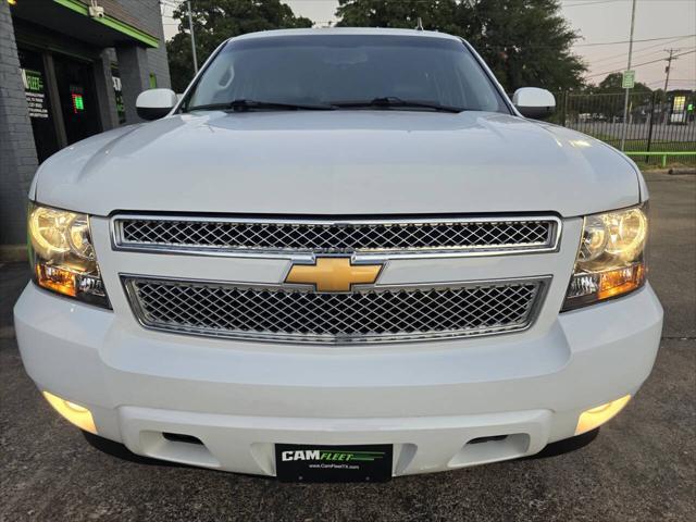 Photo of 2012 White Chevrolet Suburban