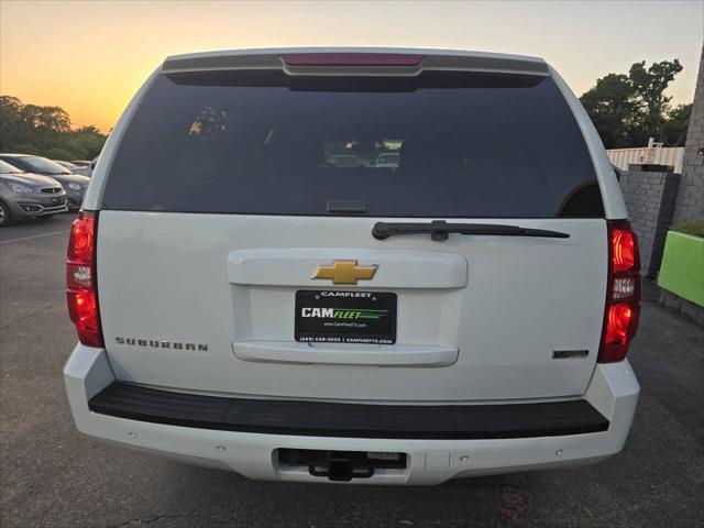Photo of 2012 White Chevrolet Suburban