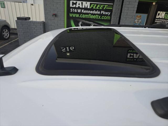 Photo of 2012 White Chevrolet Suburban