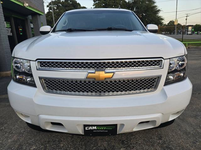 Photo of 2012 White Chevrolet Suburban