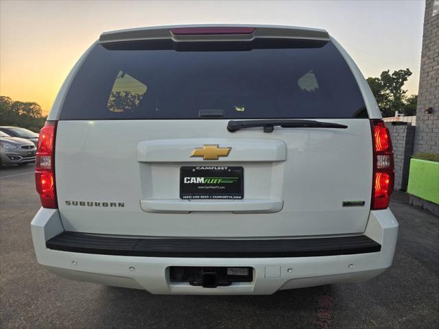 Photo of 2012 White Chevrolet Suburban