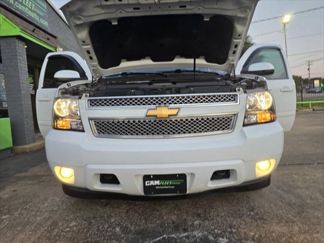 Photo of 2012 White Chevrolet Suburban