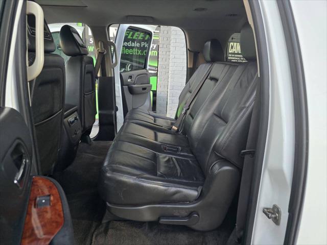 Photo of 2012 White Chevrolet Suburban