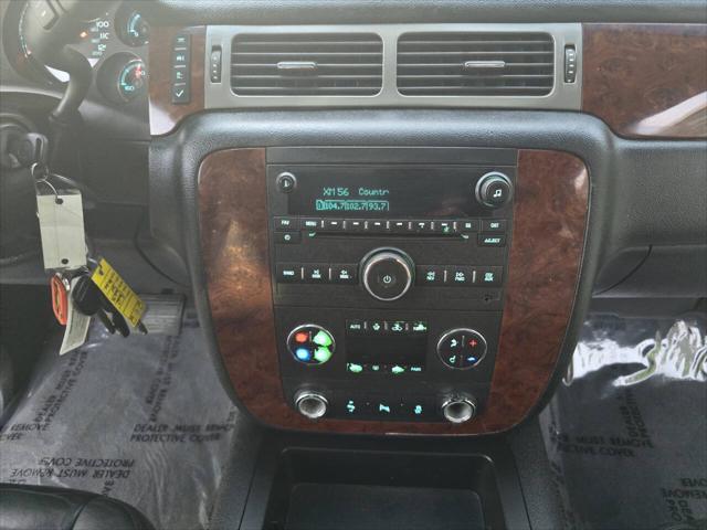 Photo of 2012 White Chevrolet Suburban
