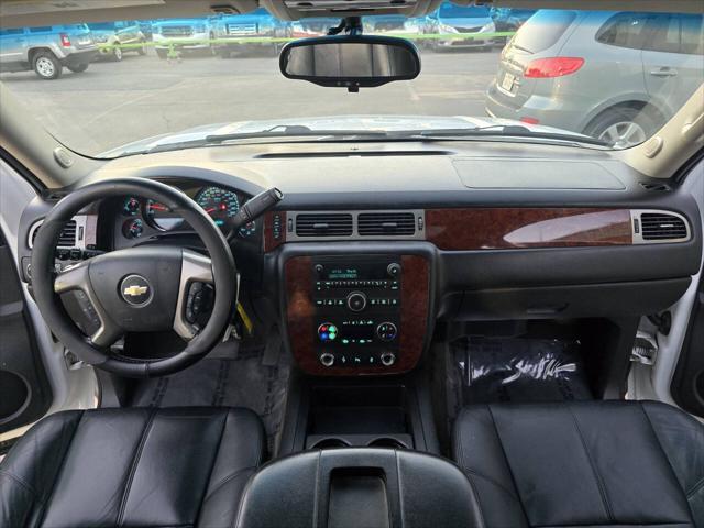 Photo of 2012 White Chevrolet Suburban