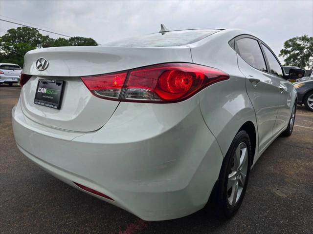 Photo of 2013 Pearl White Hyundai ELANTRA