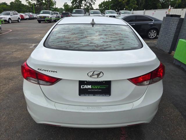 Photo of 2013 Pearl White Hyundai ELANTRA