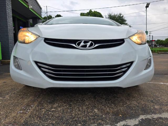 Photo of 2013 Pearl White Hyundai ELANTRA