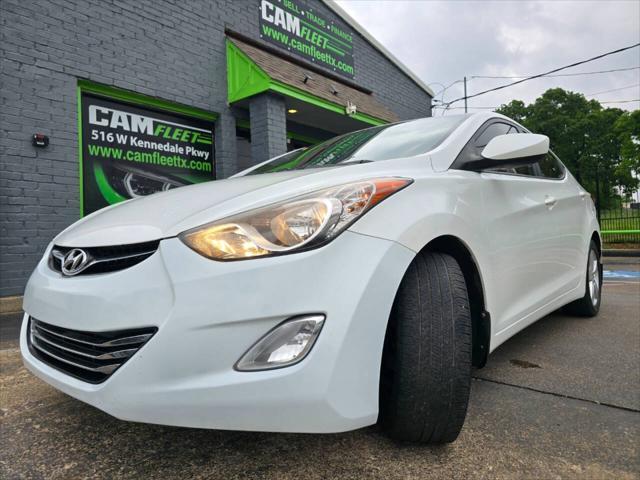 Photo of 2013 Pearl White Hyundai ELANTRA