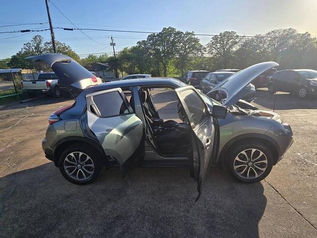 Photo of 2017 Brilliant Silver Nissan Juke