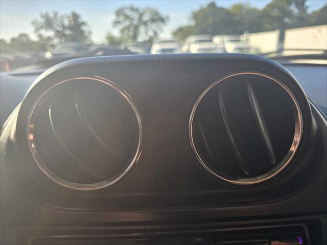 Photo of 2015 Billet Silver Metallic Clear Coat Jeep Patriot