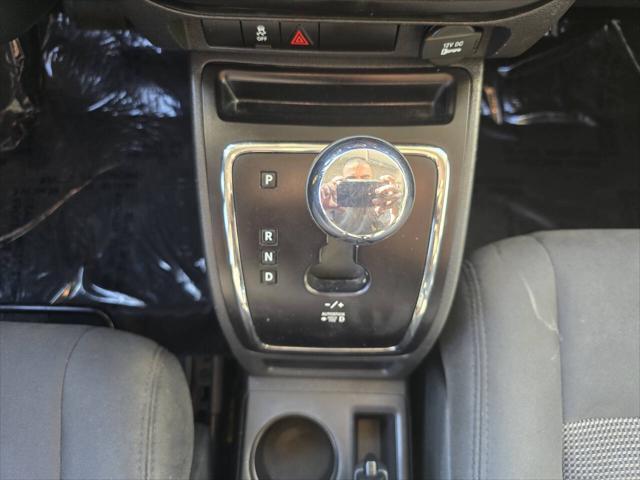 Photo of 2015 Billet Silver Metallic Clear Coat Jeep Patriot