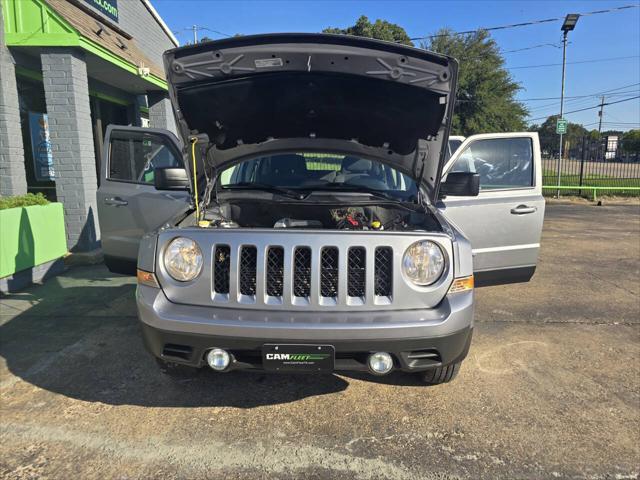 Photo of 2015 Billet Silver Metallic Clear Coat Jeep Patriot