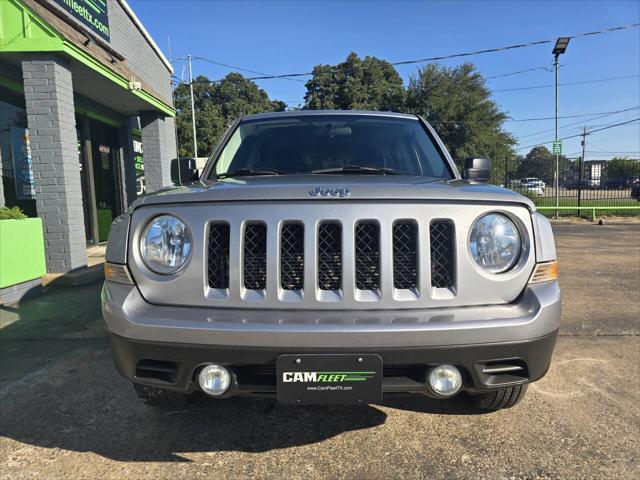 Photo of 2015 Billet Silver Metallic Clear Coat Jeep Patriot