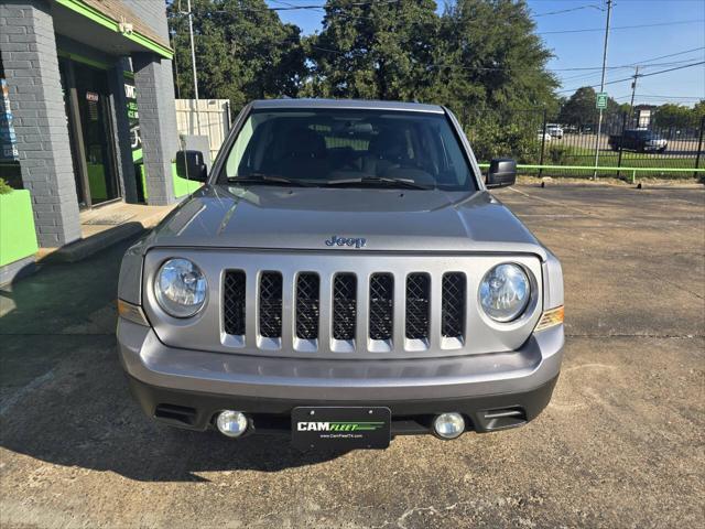 Photo of 2015 Billet Silver Metallic Clear Coat Jeep Patriot