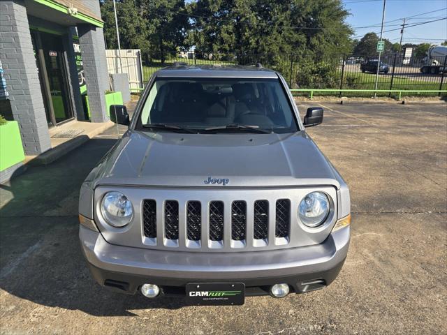 Photo of 2015 Billet Silver Metallic Clear Coat Jeep Patriot