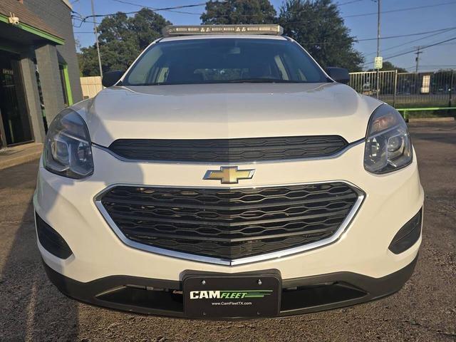 Photo of 2017 Summit White Chevrolet Equinox