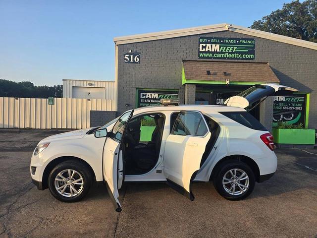 Photo of 2017 Summit White Chevrolet Equinox