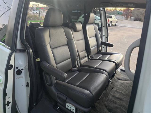 Photo of 2014 White Diamond Pearl Honda Odyssey