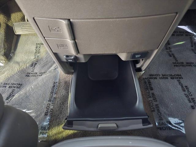 Photo of 2014 White Diamond Pearl Honda Odyssey