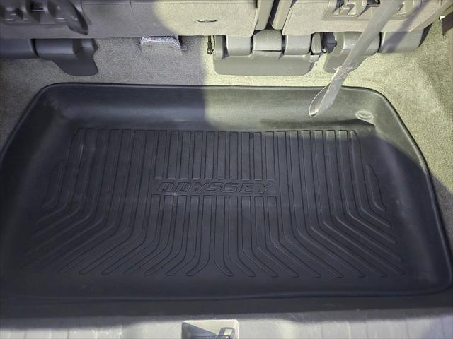 Photo of 2014 White Diamond Pearl Honda Odyssey