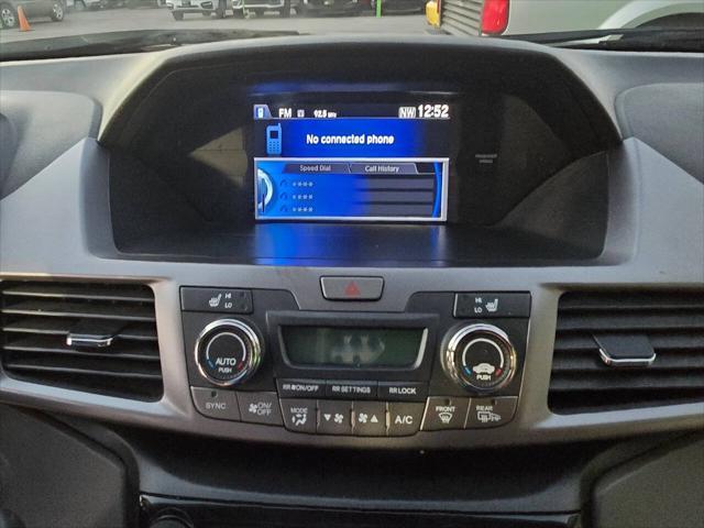 Photo of 2014 White Diamond Pearl Honda Odyssey