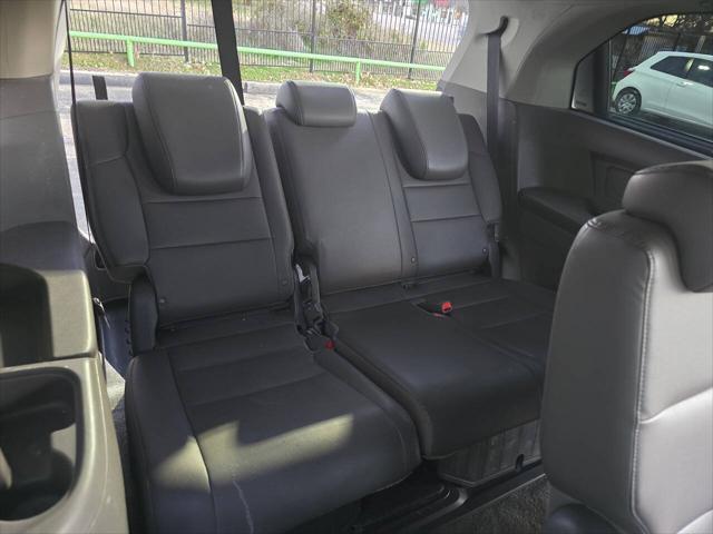 Photo of 2014 White Diamond Pearl Honda Odyssey