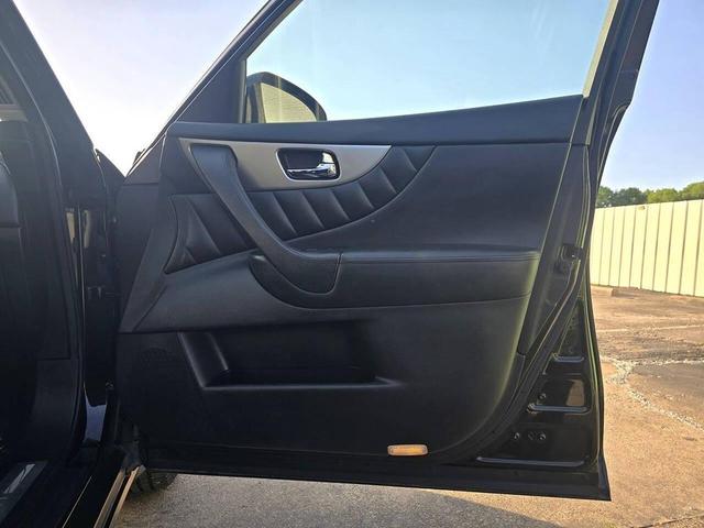 Photo of 2015 Black Obsidian INFINITI QX70