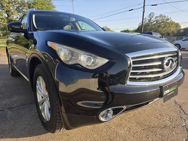 Photo of 2015 Black Obsidian INFINITI QX70