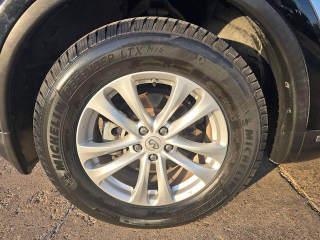 Photo of 2015 Black Obsidian INFINITI QX70
