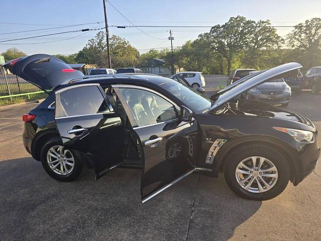 Photo of 2015 Black Obsidian INFINITI QX70