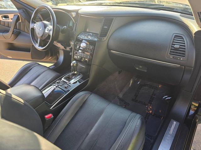 Photo of 2015 Black Obsidian INFINITI QX70