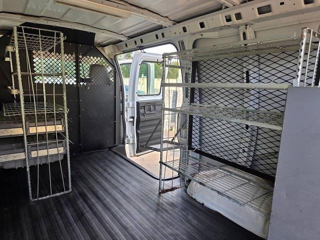 Photo of 2007 Summit White Chevrolet Express 1500