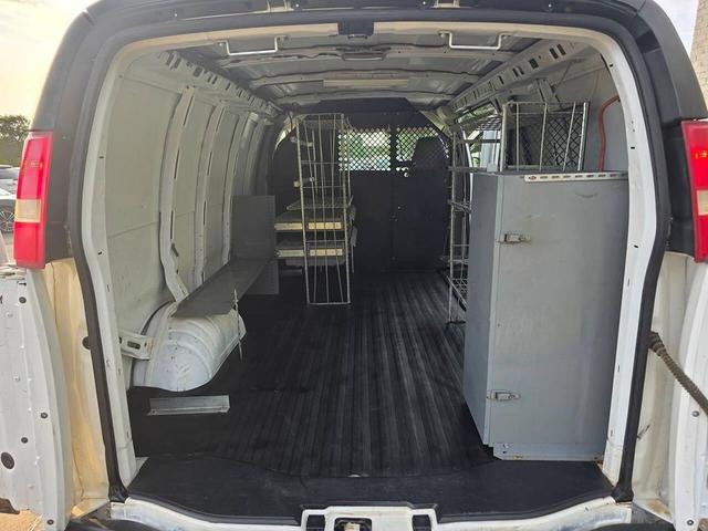 Photo of 2007 Summit White Chevrolet Express 1500