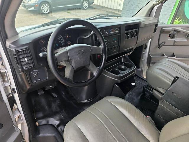 Photo of 2007 Summit White Chevrolet Express 1500
