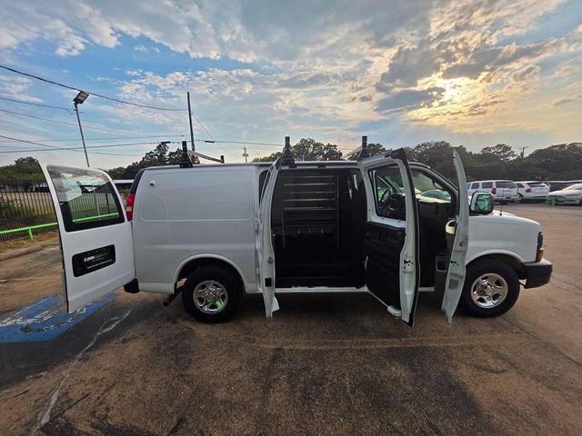 Photo of 2007 Summit White Chevrolet Express 1500