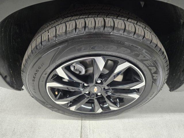 Photo of 2023 Summit White Chevrolet Trailblazer