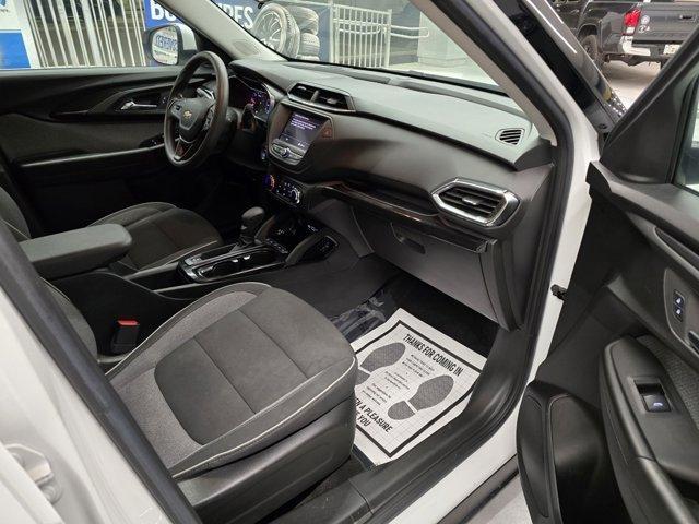 Photo of 2023 Summit White Chevrolet Trailblazer
