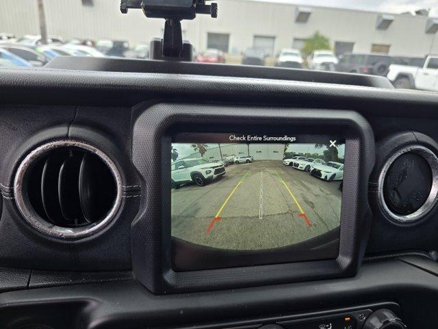 Photo of 2019 Hellayella Clearcoat Jeep Wrangler Unlimited