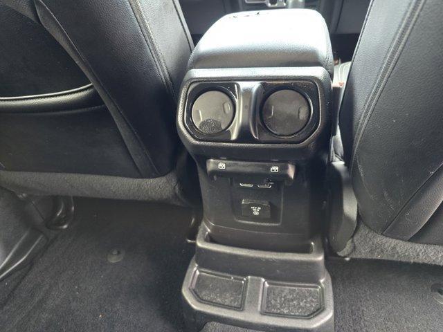 Photo of 2019 Hellayella Clearcoat Jeep Wrangler Unlimited