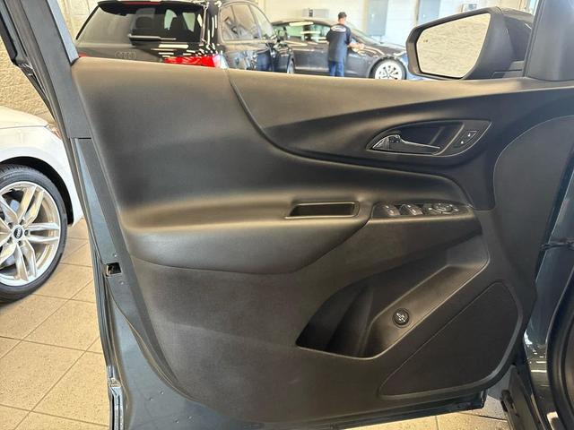 Photo of 2019 Nightfall Gray Metallic Chevrolet Equinox