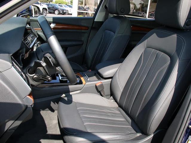 Photo of 2022 Navarra Blue Metallic Audi Q5