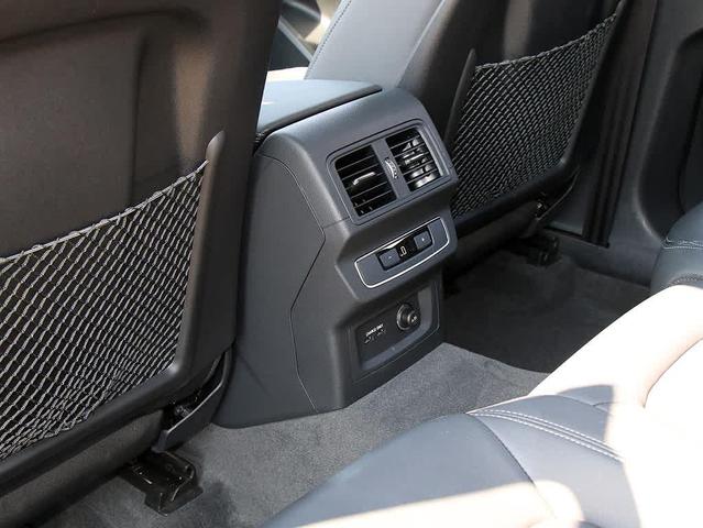 Photo of 2022 Navarra Blue Metallic Audi Q5