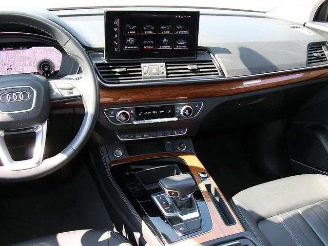 Photo of 2022 Navarra Blue Metallic Audi Q5