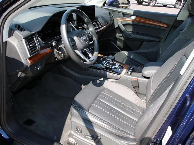 Photo of 2022 Navarra Blue Metallic Audi Q5