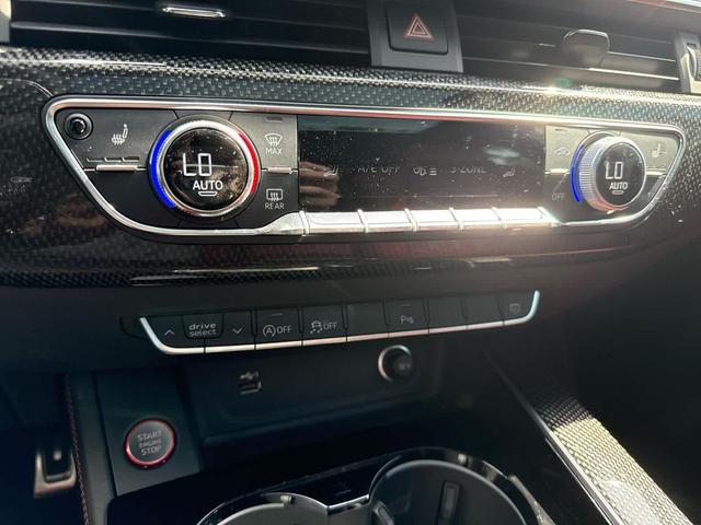 Photo of 2023 Glacier White Metallic Audi S5