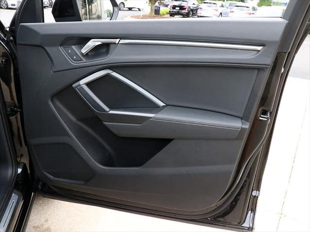 Photo of 2023 Mythos Black Metallic Audi Q3