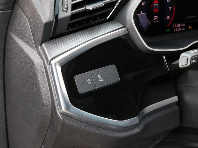 Photo of 2023 Mythos Black Metallic Audi Q3