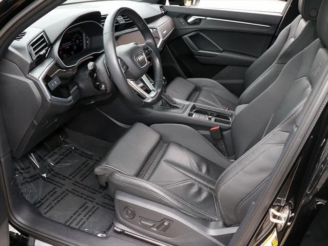 Photo of 2023 Mythos Black Metallic Audi Q3
